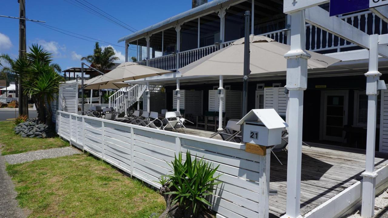Nana Glads Beachfront Accommodation Whitianga Exteriör bild