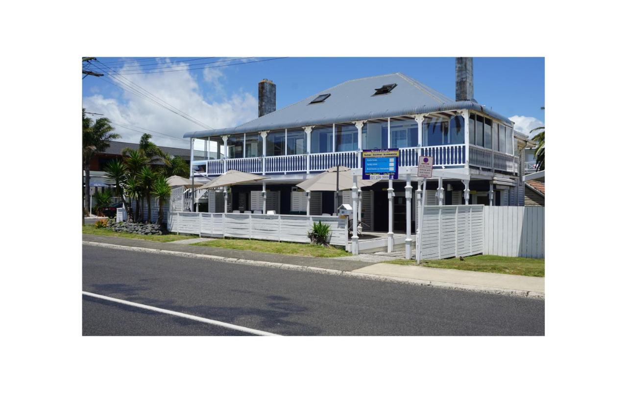Nana Glads Beachfront Accommodation Whitianga Exteriör bild