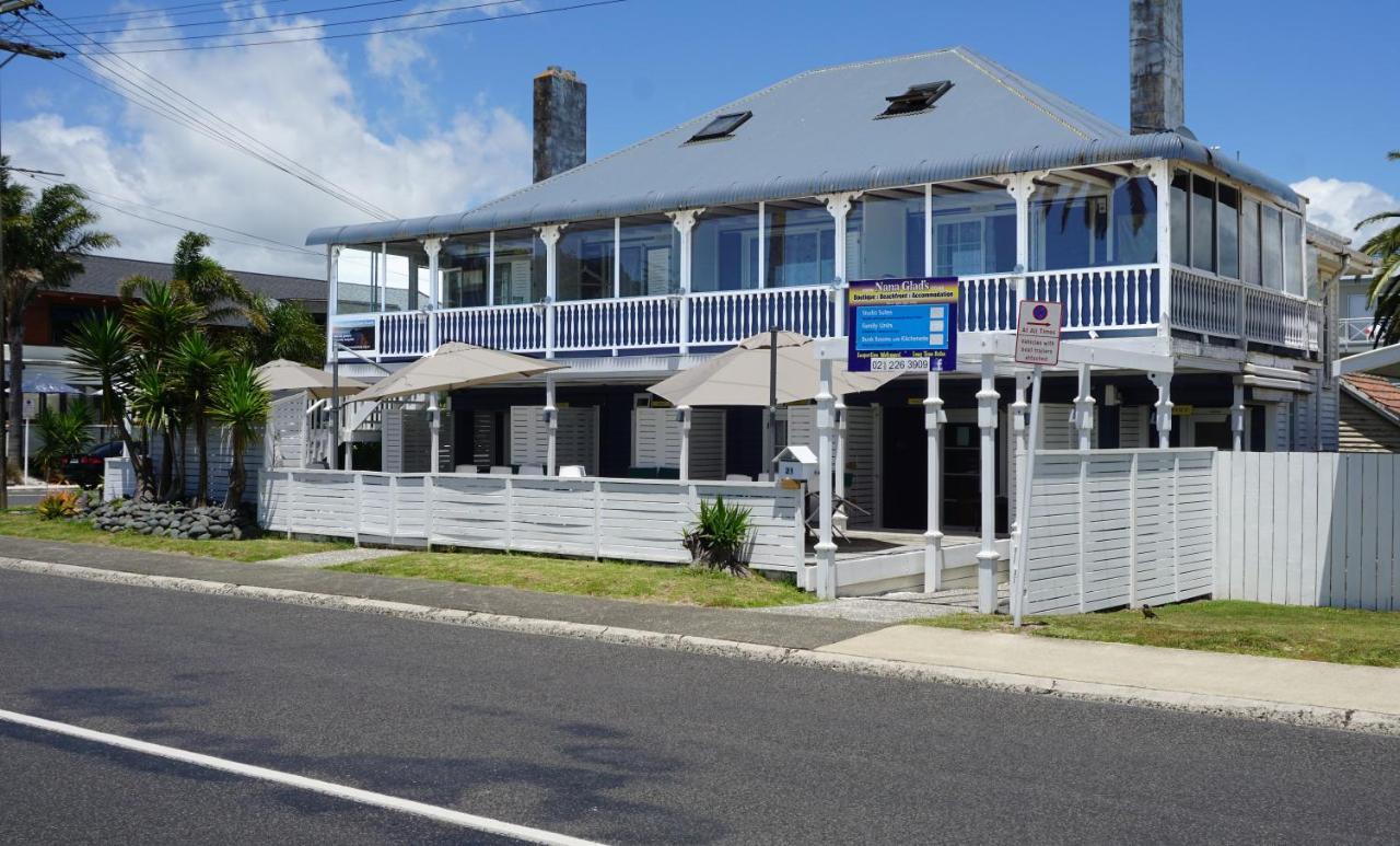 Nana Glads Beachfront Accommodation Whitianga Exteriör bild