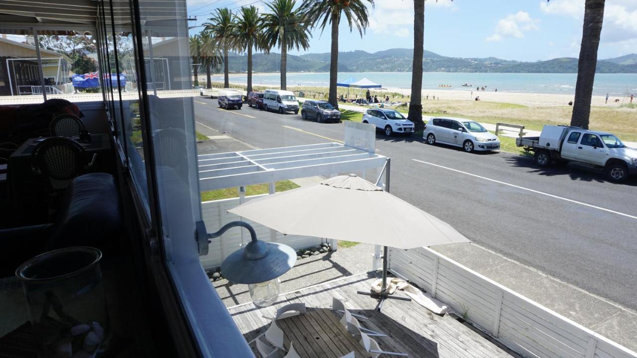 Nana Glads Beachfront Accommodation Whitianga Exteriör bild
