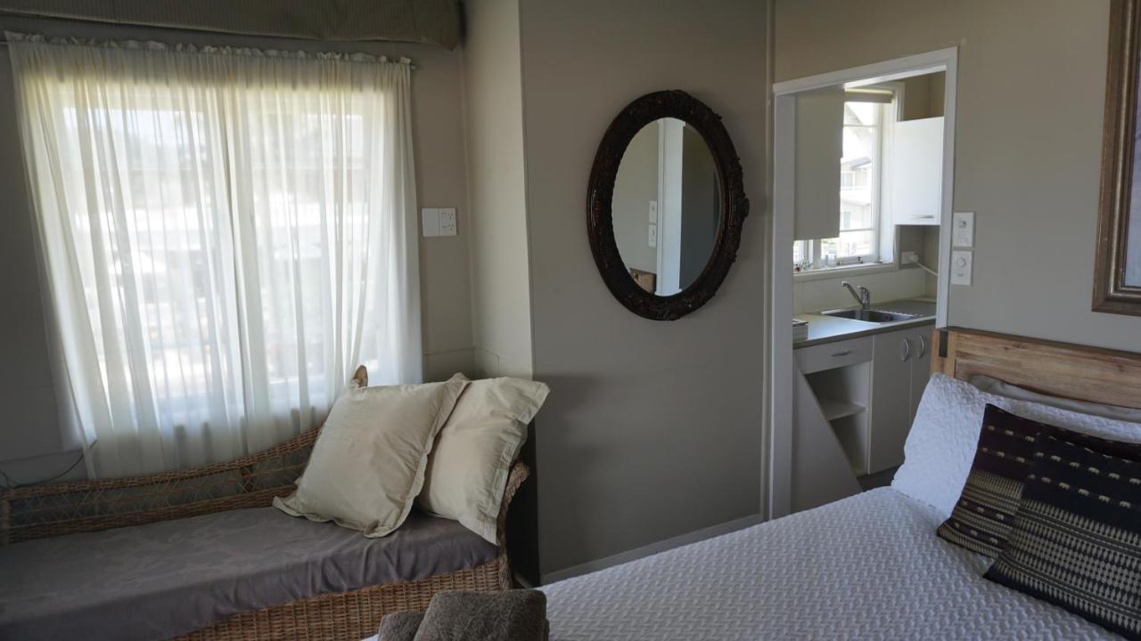 Nana Glads Beachfront Accommodation Whitianga Exteriör bild