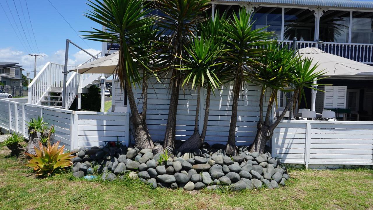 Nana Glads Beachfront Accommodation Whitianga Exteriör bild