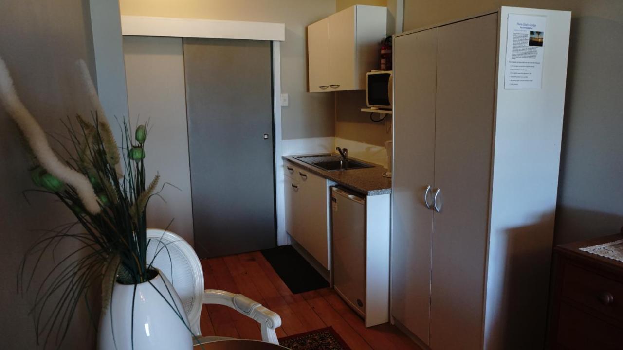 Nana Glads Beachfront Accommodation Whitianga Exteriör bild