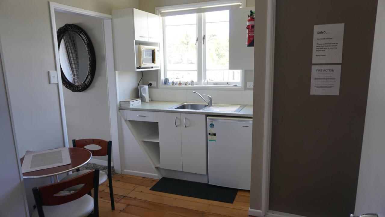 Nana Glads Beachfront Accommodation Whitianga Exteriör bild