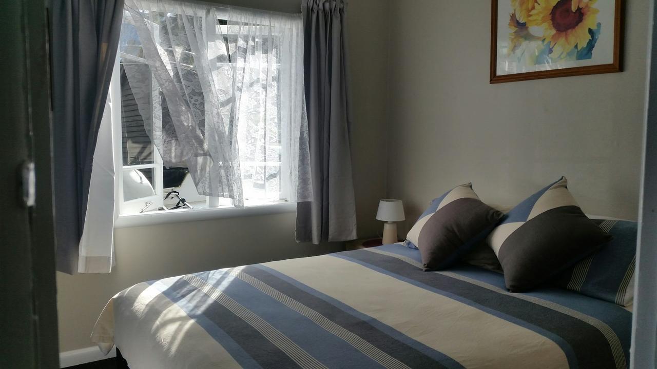 Nana Glads Beachfront Accommodation Whitianga Exteriör bild